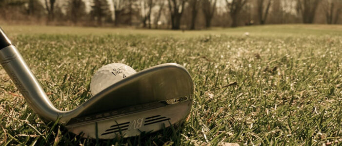Débuter le golf sans se ruiner : notre guide étudiant