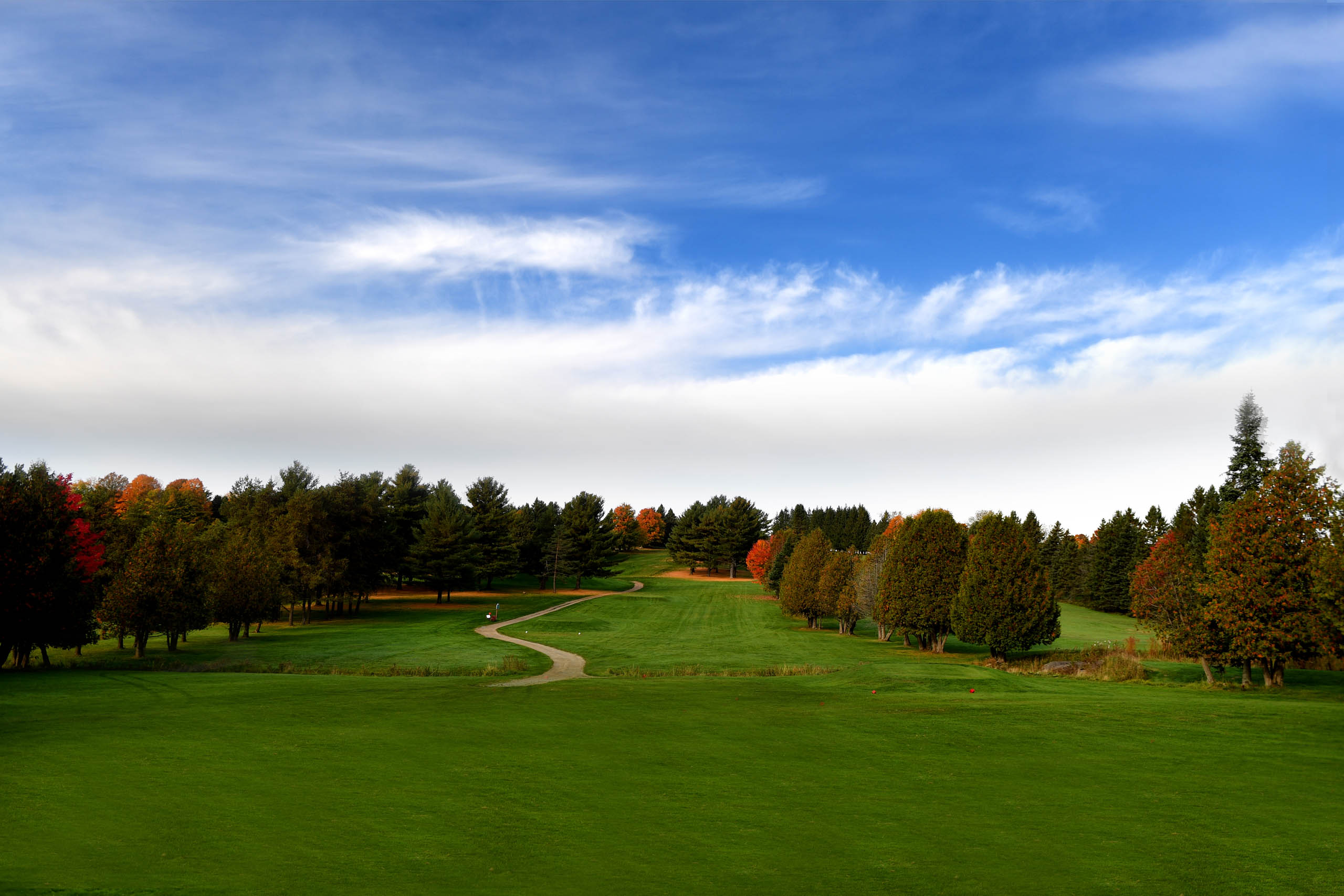 Golf Waterloo et Golf Granby St-Paul : deux parcours incontournables à découvrir en Estrie