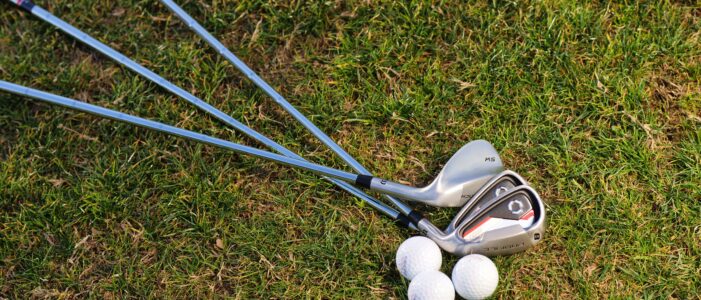 Peut-on jouer un 18 trous avec seulement 3 bâtons de golf ?