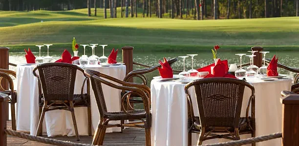 Une journée parfaite de golf : du départ au 19e trou
